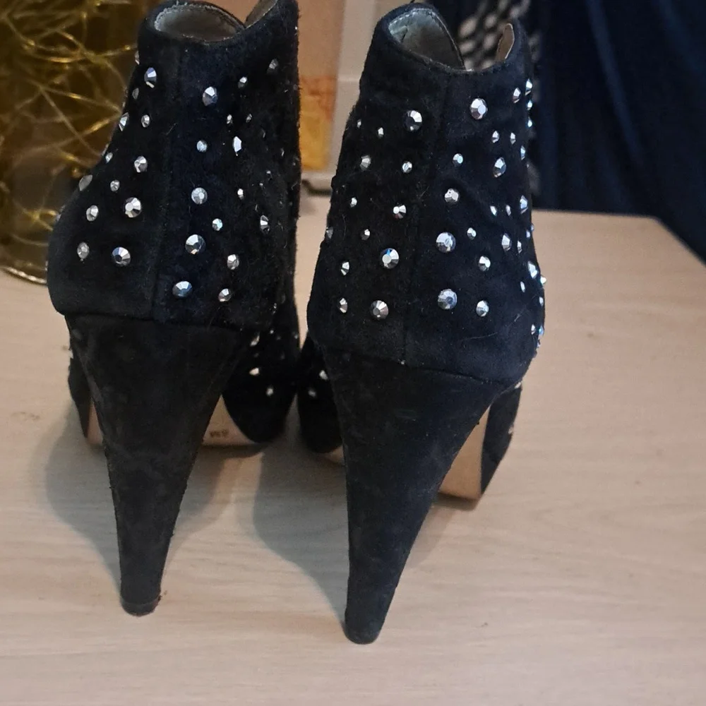 INC BOOTIES - Picture 3 of 8